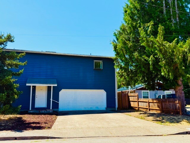 Building Photo - 2430 SW Leonard St