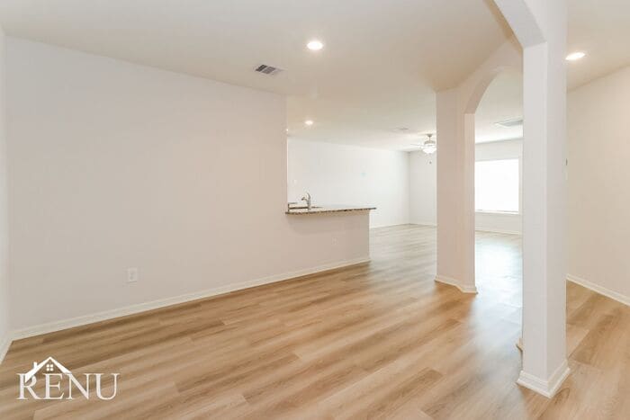 Building Photo - 25382 Cypress Bend Dr