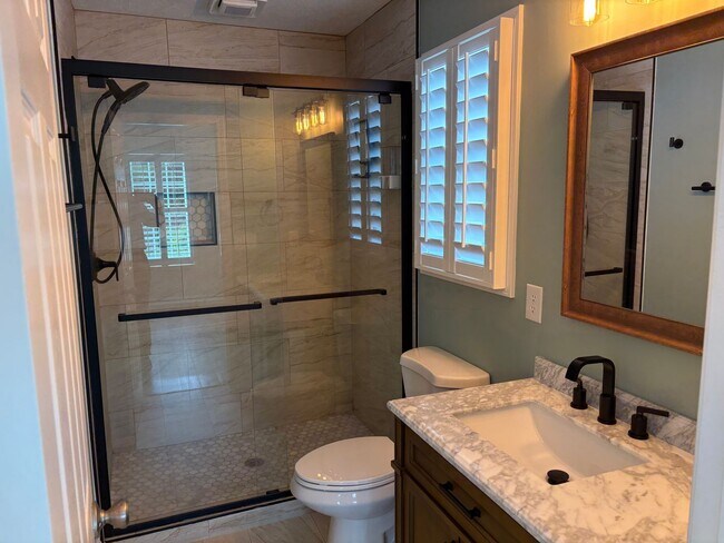 Building Photo - 3154 Shorecrest Bay Dr