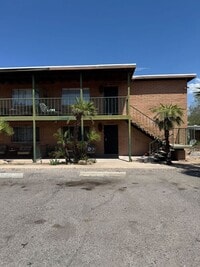 Building Photo - 3208 E Almartin St