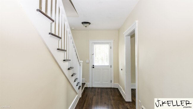 Building Photo - 4 br, 2 bath House - 221 W Mosley St