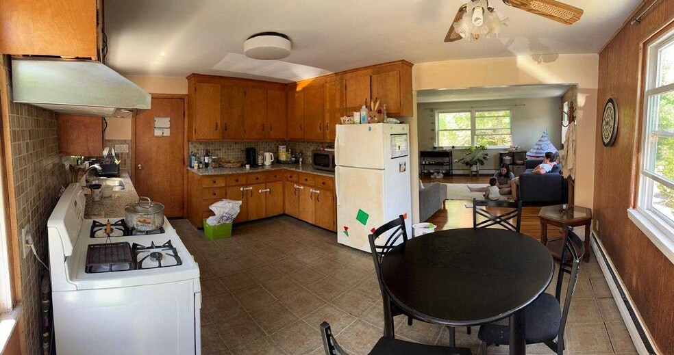 Building Photo - 124 Nonantum Rd