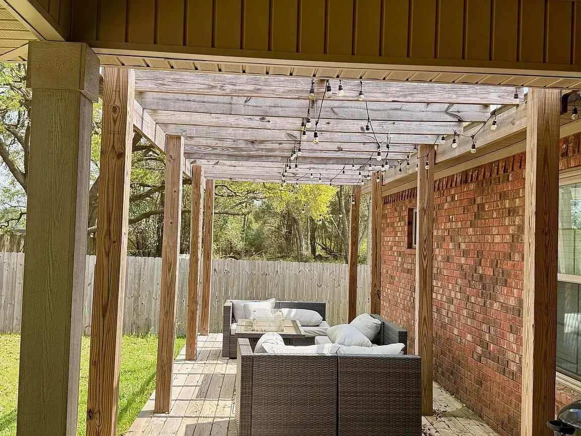 Building Photo - 9760 Maxwell Run