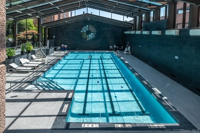 Building Photo - 4 Martine Ave