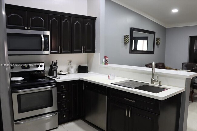 Building Photo - 10384 NW 128th Terrace