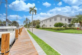 Building Photo - 6449 Bay Club Dr