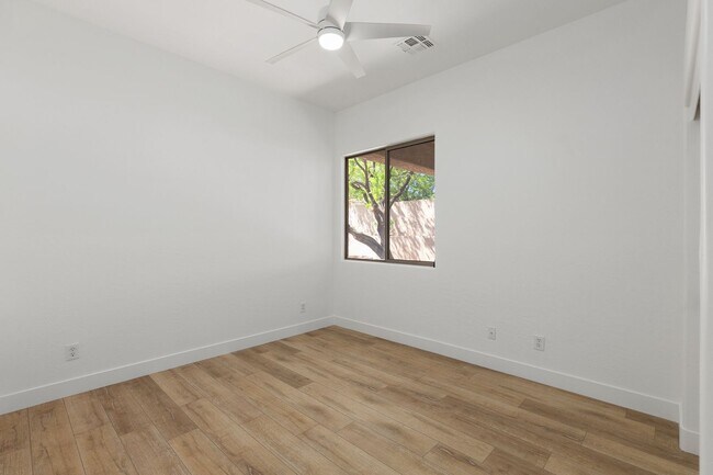 Building Photo - Amazing Home in Gold Canyon backing to Sta...