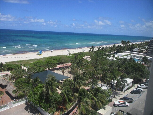 Building Photo - 5313 Collins Ave