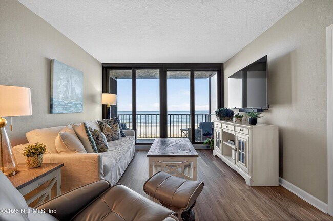 Building Photo - 601 1st St S