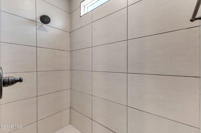 Building Photo - 1644 Folkstone St