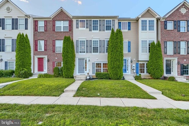 Primary Photo - 736 Wineberry Way