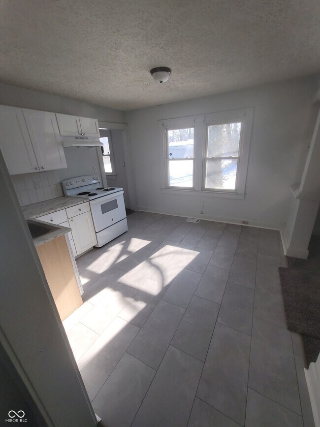 Building Photo - 2949 Adams St