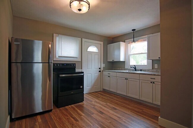 Building Photo - Omaha Ranch Home For Rent