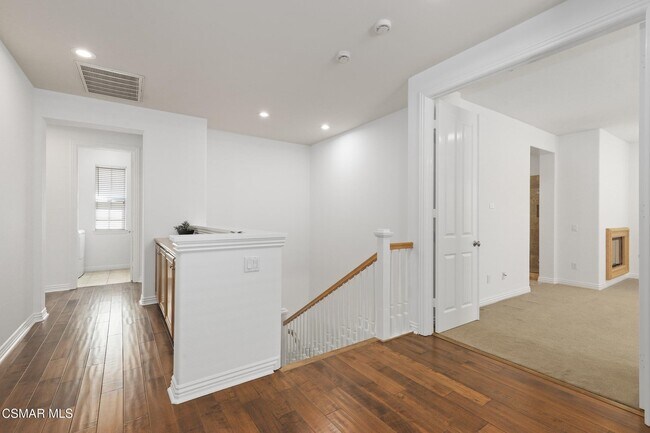 Building Photo - 4659 Cielo Cir