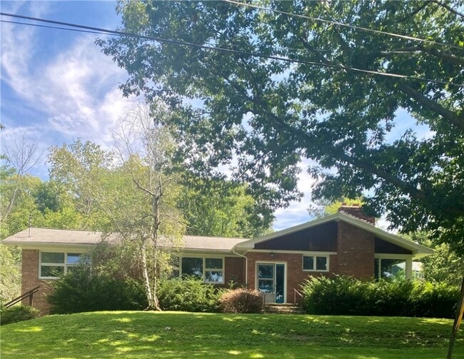 Primary Photo - 216 Berkshire Rd