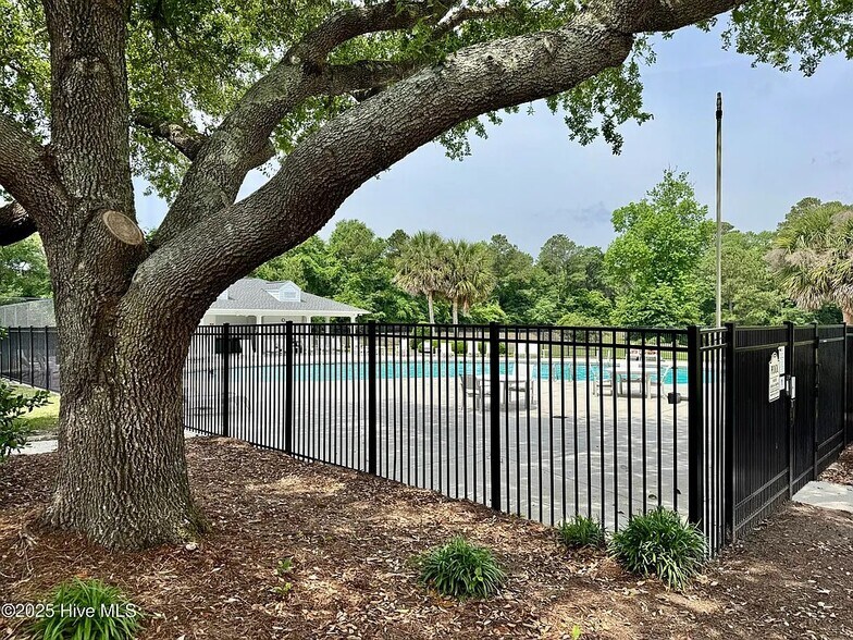 Building Photo - 213 White Stone Pl