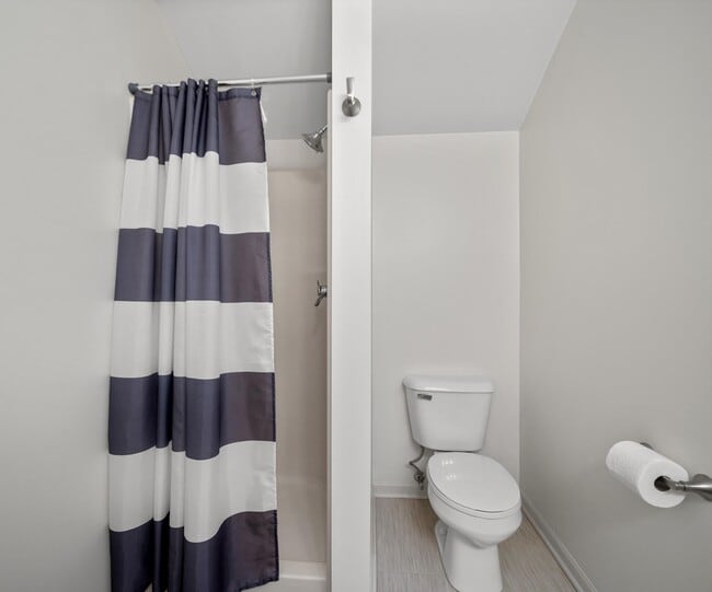 Building Photo - 905 Wildt St