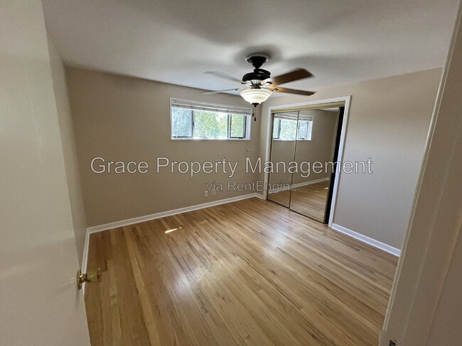 Building Photo - 10541 Livingston Dr