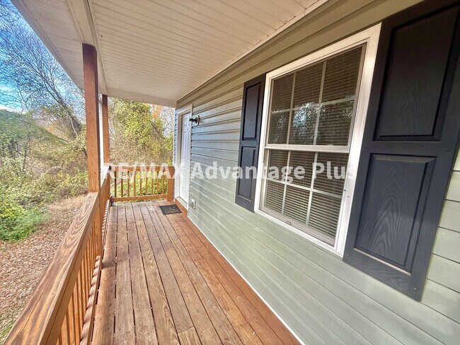 Building Photo - 408 Winston St