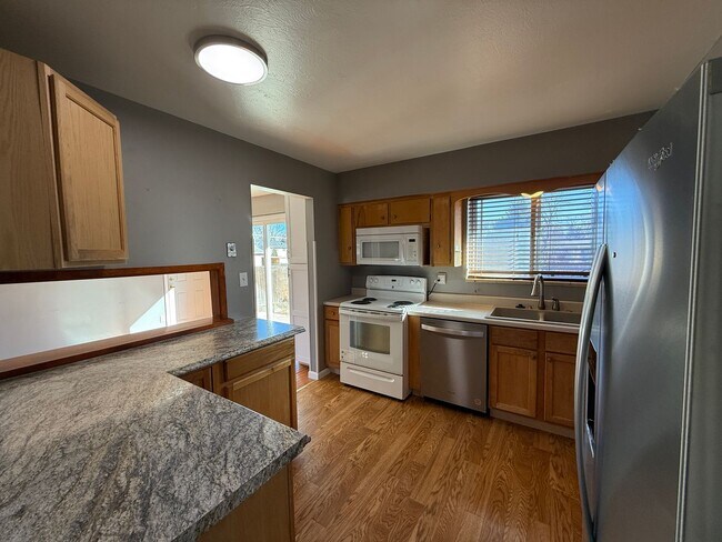 Building Photo - 3-bedroom, 3-bathroom single-family home close proximity to Peterson Space Force Base, Schriever ...