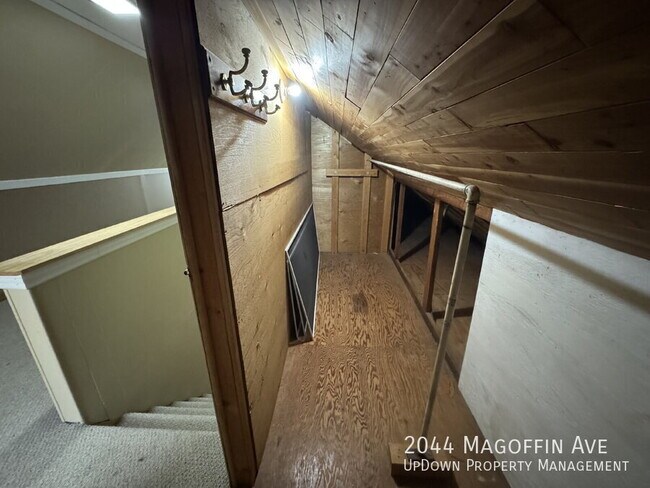 Building Photo - 2044 Magoffin Ave