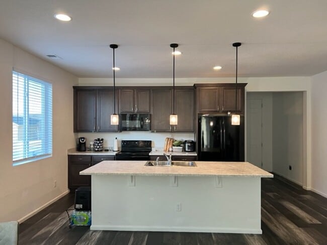 Building Photo - ALL PROSPECTIVE TENANTS MUST SUBMIT A $58 NON-REFUNDABLE APPLICATION FEE PER APPLICANT ONLINE AND...