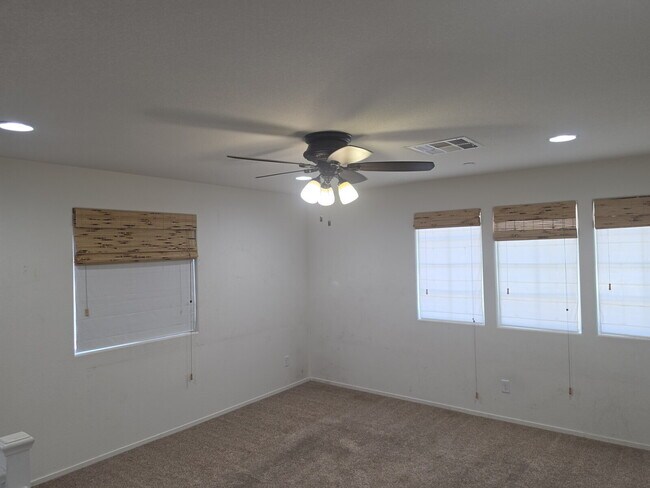 Building Photo - 4 Bedrooms PLUS loft and office/den in Cadence!