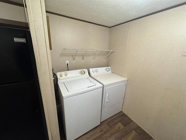 Building Photo - 64 Abalone St