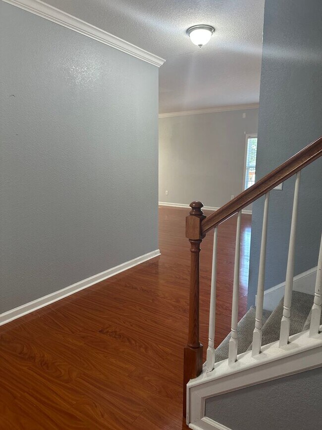 Building Photo - Ingleside