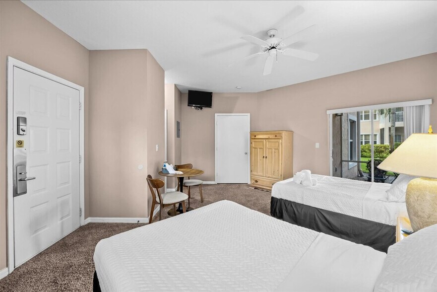 Building Photo - 9955 Perfect Dr