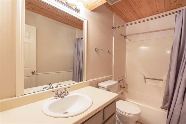 Building Photo - 211 Stone Cir