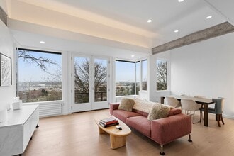 Building Photo - 2831 NW Cornell Rd