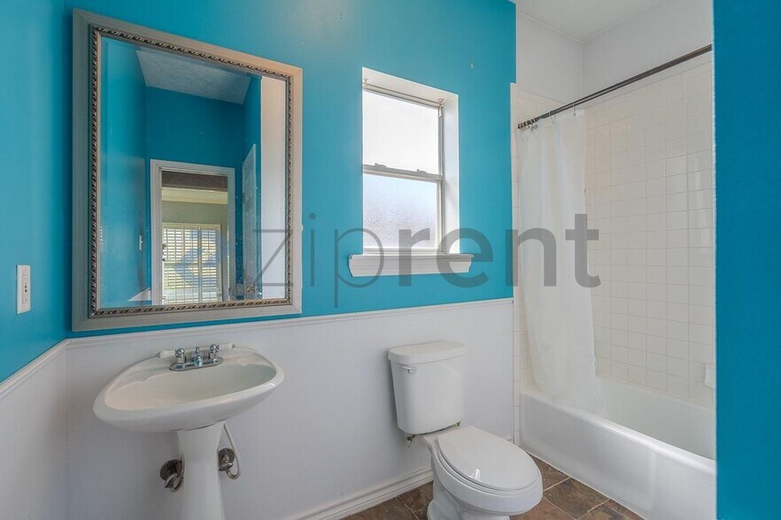 Building Photo - 7934 Round Rock Dr