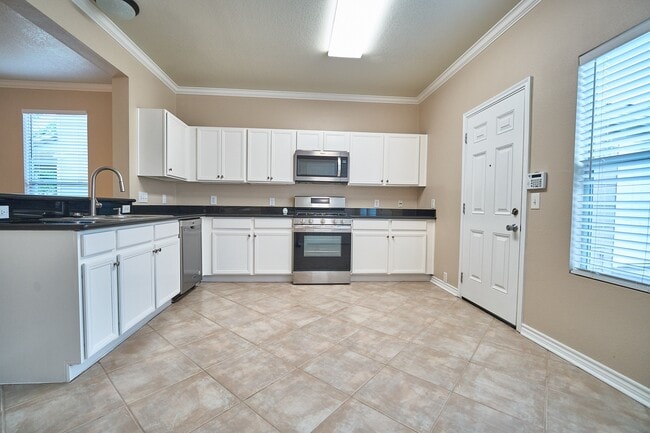 Building Photo - 18814 Sandelford Dr