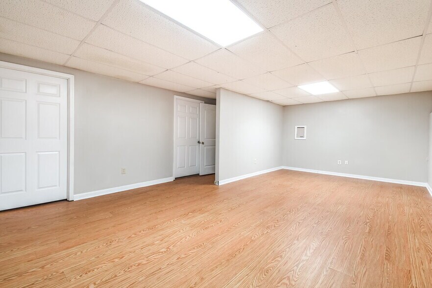 Building Photo - 203 Hickory Ln