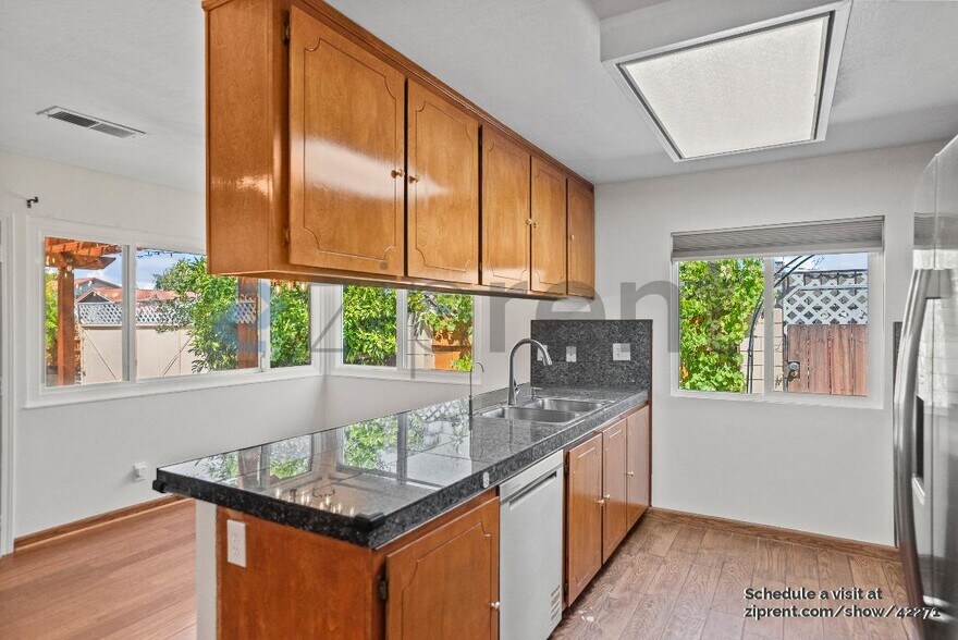 Building Photo - 3708 Dundale Dr