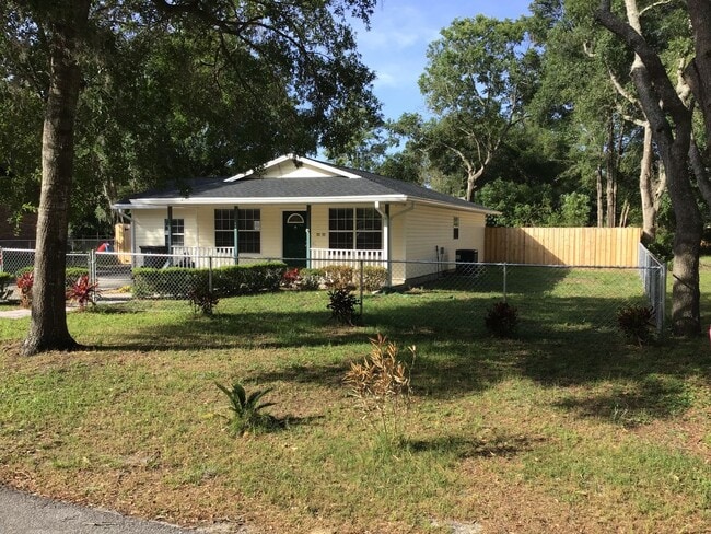 Primary Photo - 601 SW Naha St