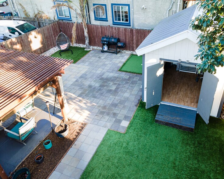Aerial image of backyard - 882 Wood St