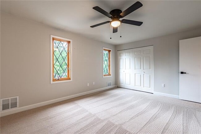 Building Photo - 107 Forest Edge Dr