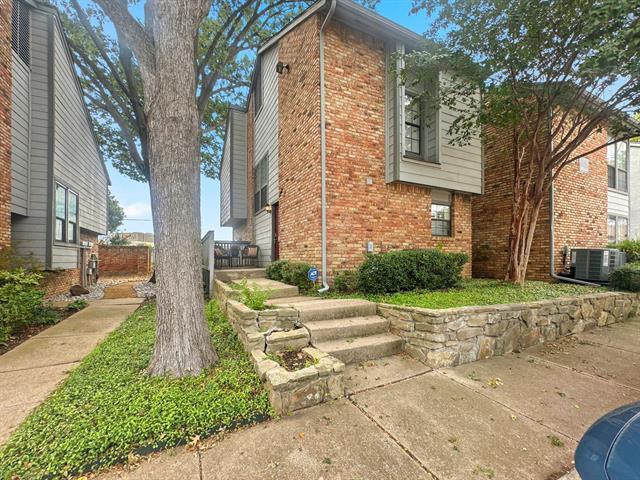 Building Photo - 15151 Berry Trail