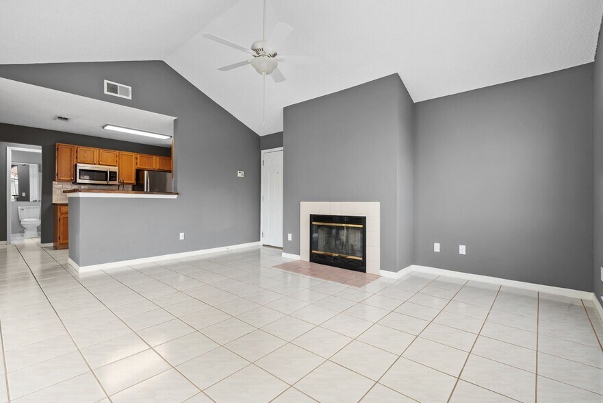 Building Photo - 709 Youngstown Pky