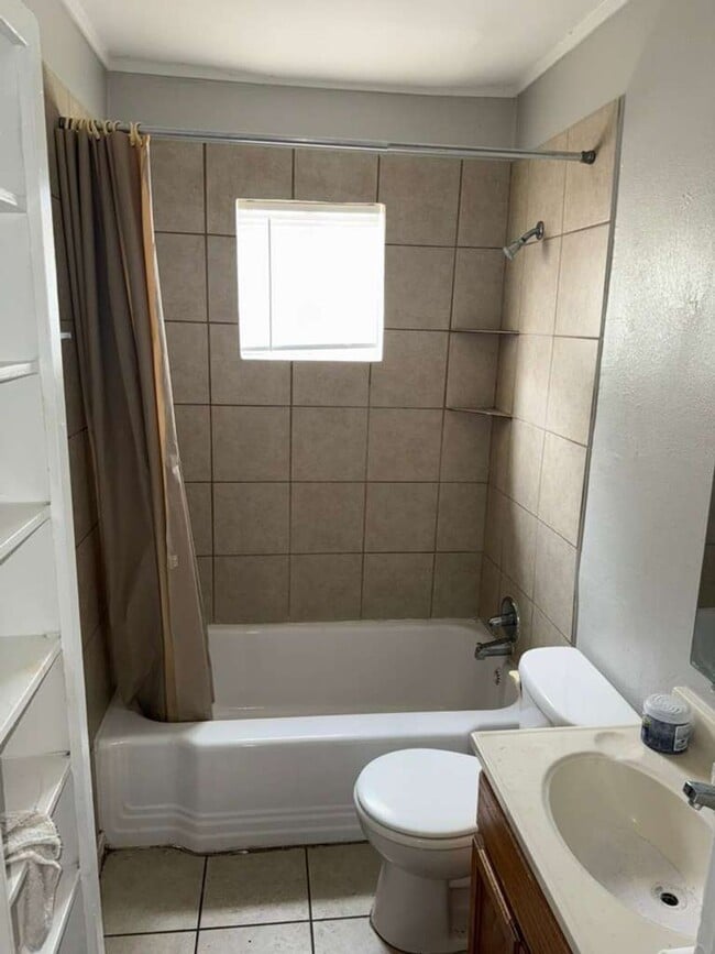 Building Photo - SECTION 8 APPROVED - Now Available for Lease – 3 Bed / 2 Bath Home