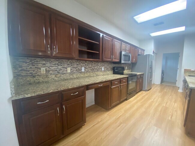 Building Photo - 1804 SW 65th Dr