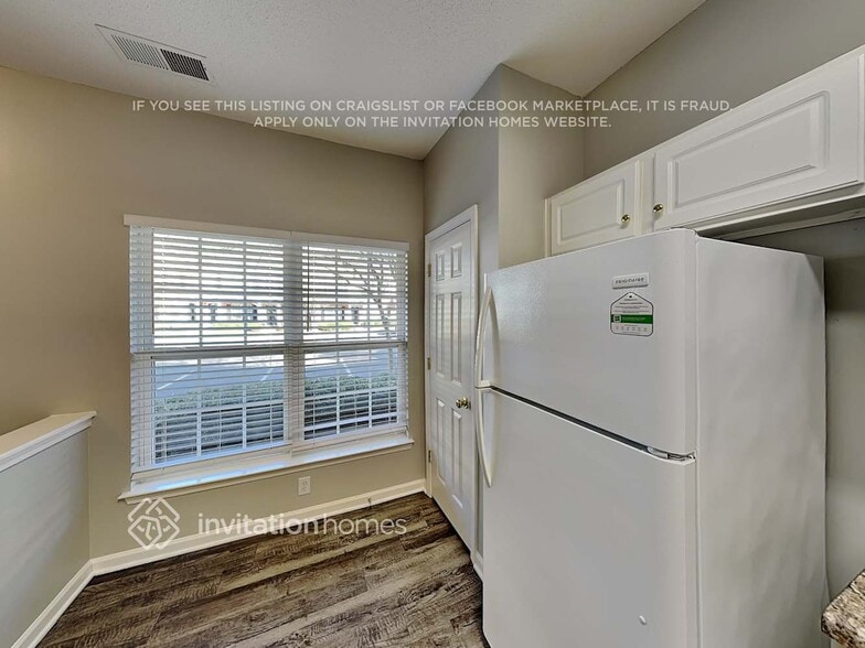 Building Photo - 8028 Stoneham Ct