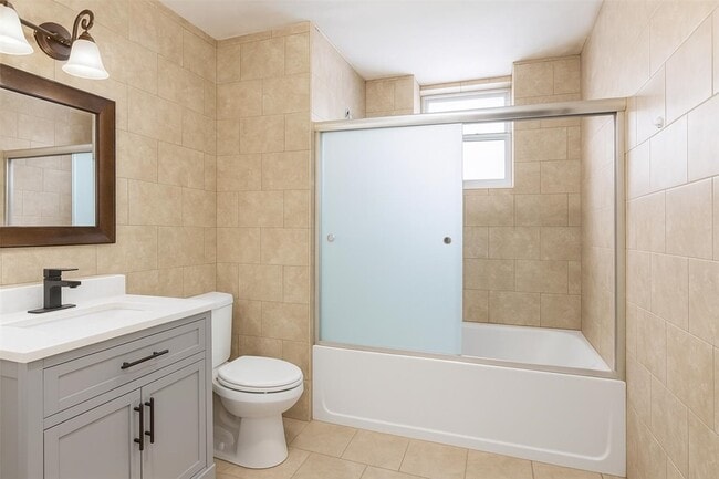 Building Photo - 23 Vroom St