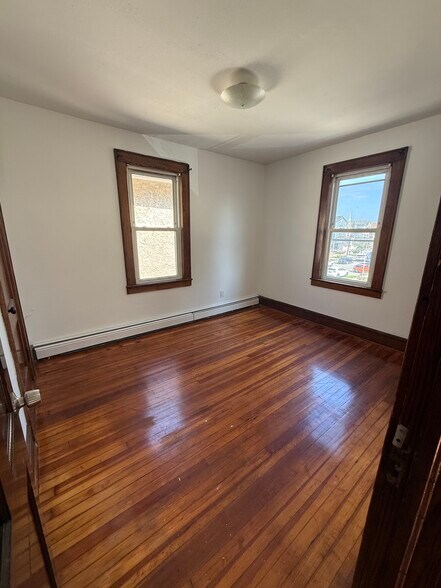 Bedroom 2 - 1017 North Ave