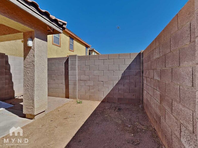 Building Photo - 6327 W Branham Ln