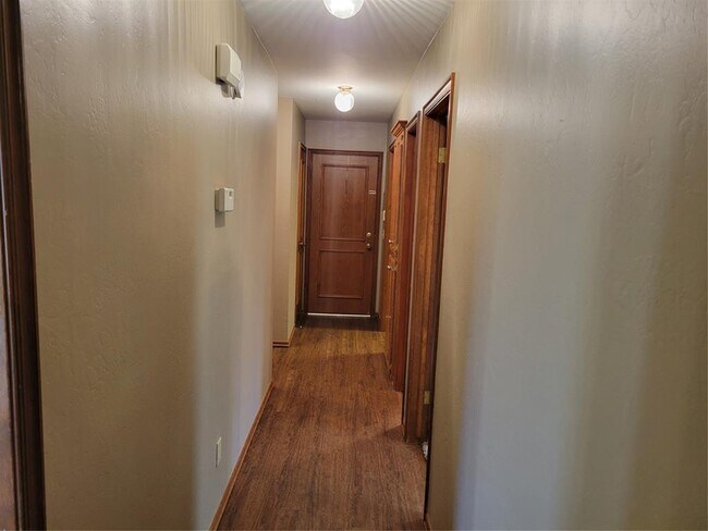 Building Photo - 921 Blue Ridge Dr