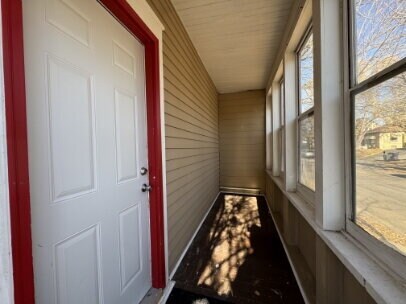 Building Photo - 933 Front Ave