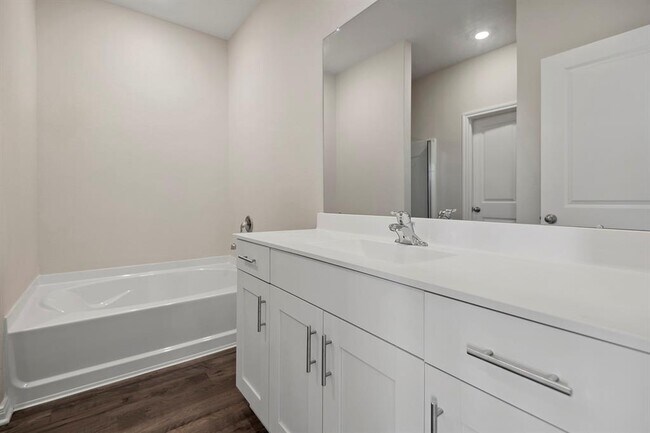 Building Photo - 16449 Blossom Grv Dr